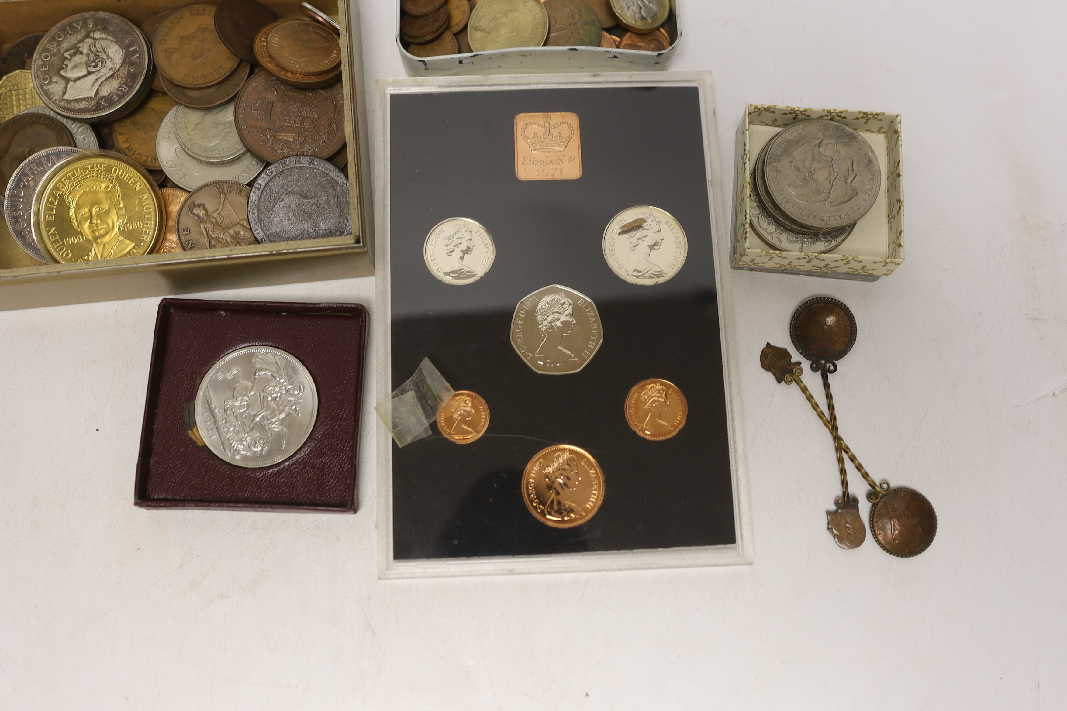 British and World coinage, to include a William IV fourpence 1836 South Africa five shillings 1948, five shillings 1952, and Edward and Alexandra commemorative medal 1902 etc